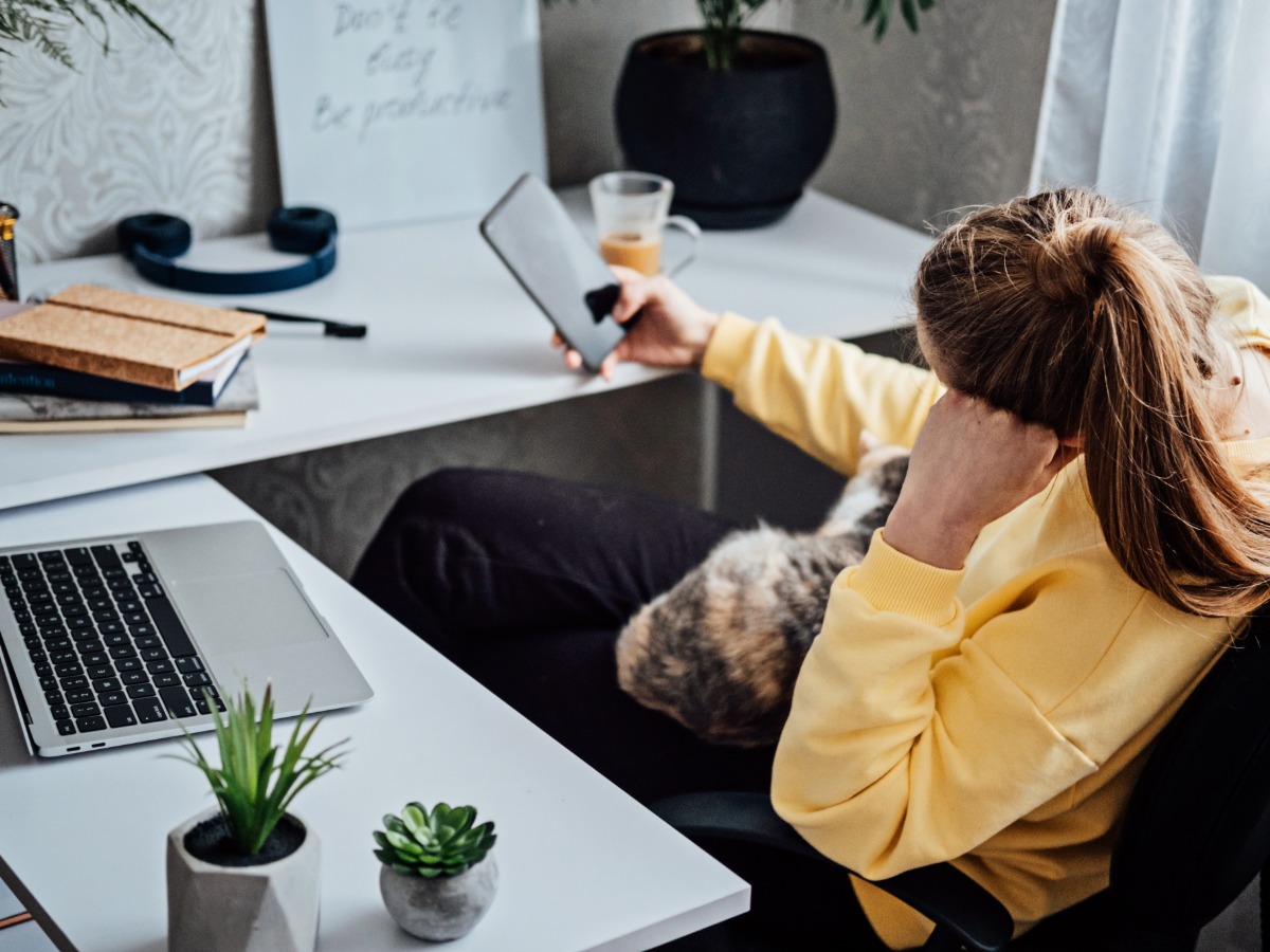Distractions at work article